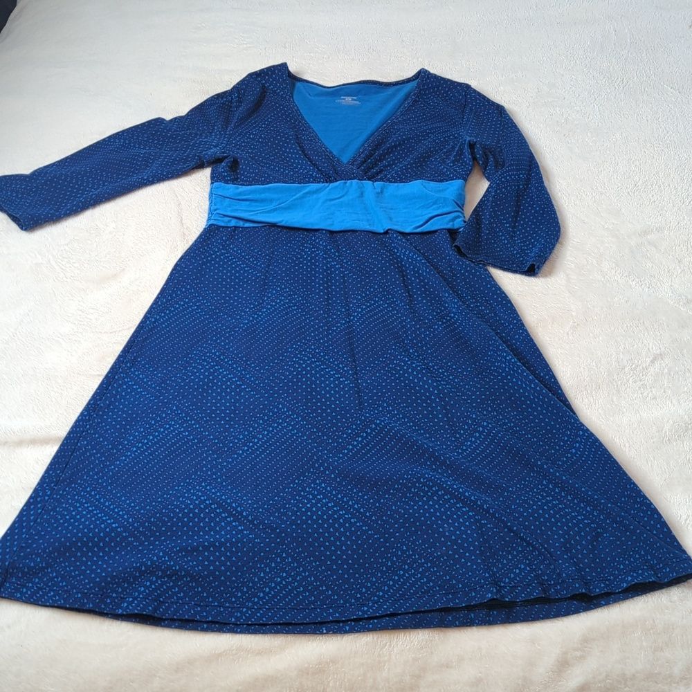 Patagonia blue half sleeve v neck midi dress size M